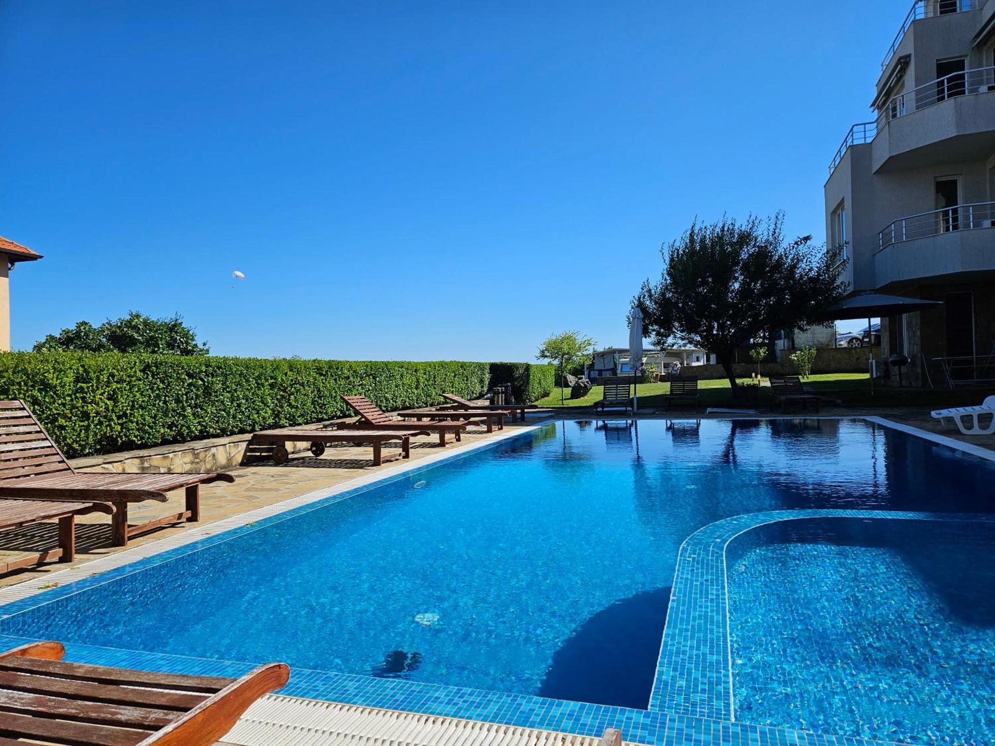 High In The Sky Apartments سوزوبول المظهر الخارجي الصورة